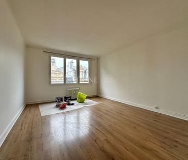 Location Appartement 4 pièces 78,80 m² à Paris 16 - Photo 4