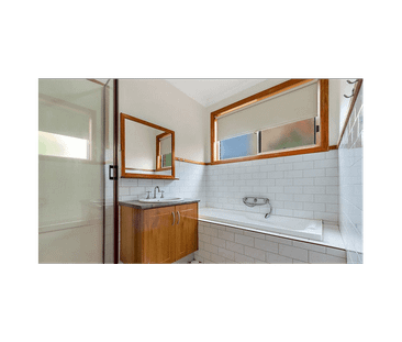 Well-Maintained Family Home in Roxburgh Park - Photo 1