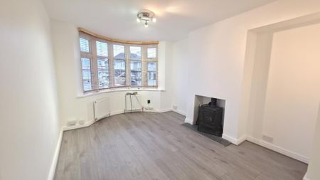 3 bedroom semi-detached house to rent - Photo 2