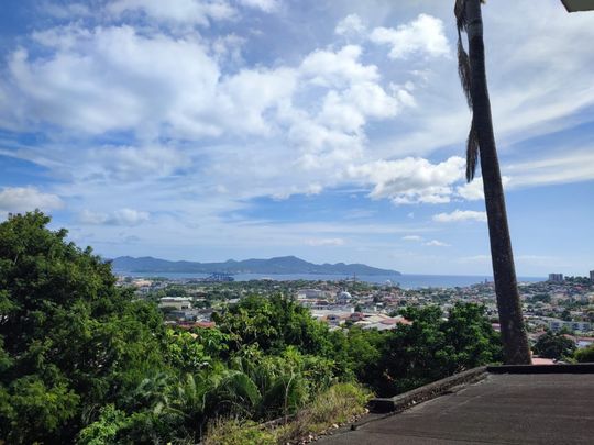 MAISON T4 bis QUARTIER MONTGERALD - Photo 1