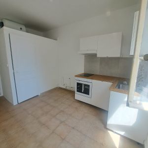 Appartement 1 pièces 13m2 MARSEILLE 4EME 500 euros - Photo 2