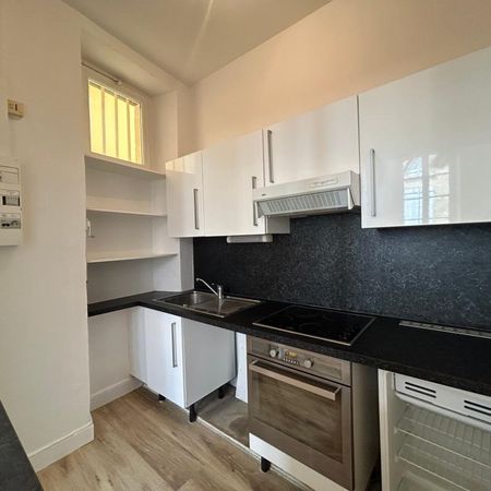 Location Appartement 2 pièces 47m² AIRE SUR L ADOUR 40800 - Photo 3