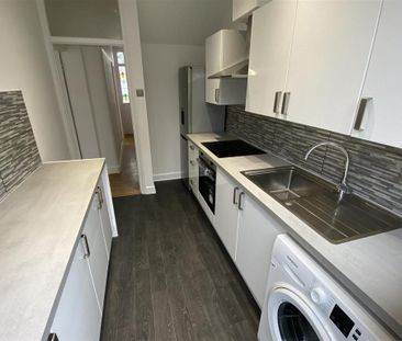 3 bedroom terraced house to rent - Photo 6