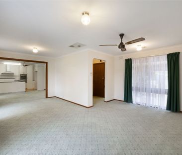 GOOD SIZE FAMILY HOME - Photo 3