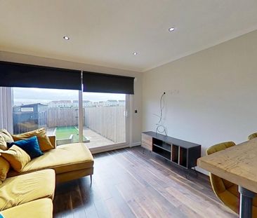 2 bedroom terraced house to rent - Photo 2