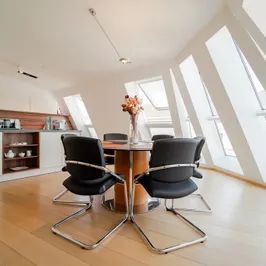 Provisionsfrei | Möblierte Dachgeschosswohnung auf zwei Ebenen | Nähe U4 Pilgramgasse - Photo 2