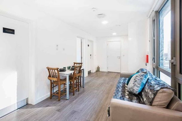 Bronze Ensuite Mid Level - Photo 1