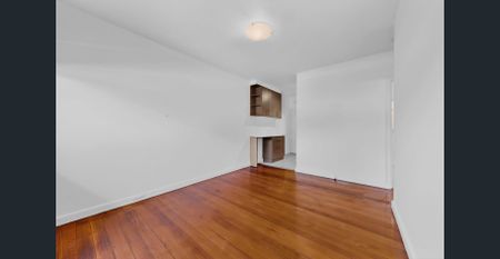 Stylish Ground-Floor Living in a Convenient Location - Photo 2