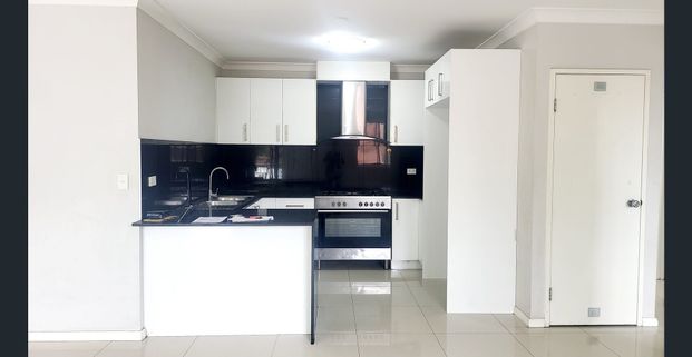 Huge Three Bedder Apartment For Rent! - Photo 1