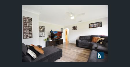 Family Home in Curlewis - Photo 3