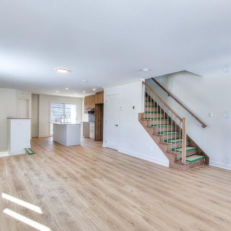 Immense 4-1/2 sur deux étages + stationnement intérieur à Terrebonne/Lorraine/Blainville - LUXE - Photo 4