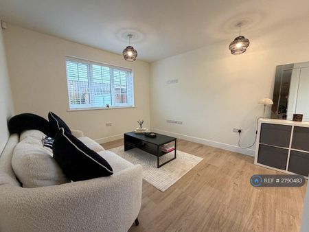 2 bedroom flat to rent - Photo 2