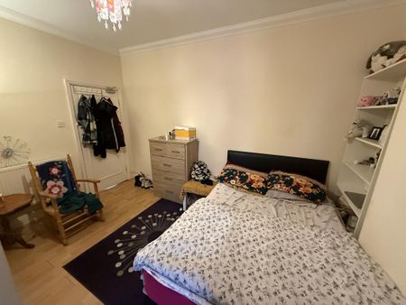 8 bedroom terraced house to rent - Photo 5