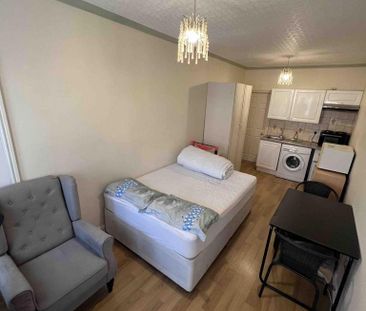 Studio to rent - Photo 3