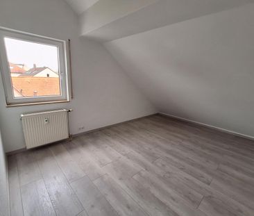 Zur Miete: 4-Zimmer-Maisionette-Wohnung mit Garten und Balkon - Foto 2