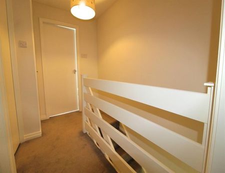 3 Bedroom Terraced To Let - Photo 3