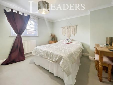 3 bedroom detached house to rent - Photo 3