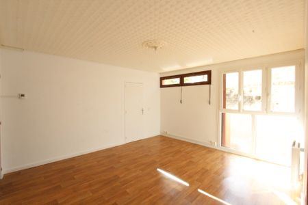 Location Appartement 4 pièces 71m² LA CHARITE SUR LOIRE 58400 - Photo 5