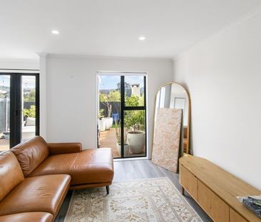 Lovely two-storey home in Pokeno! - Photo 1