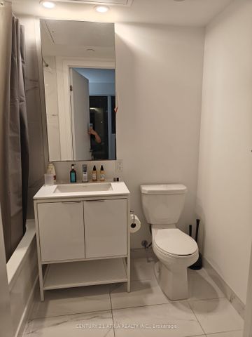 88 North Condos and Lofts 77 , #1613 - Photo 2