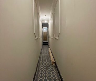 Heel mooi gerenoveerd appartement met twee slaapkamers. Tijdens de ... - Photo 1