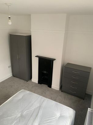 2 bedroom house share to rent - Photo 1