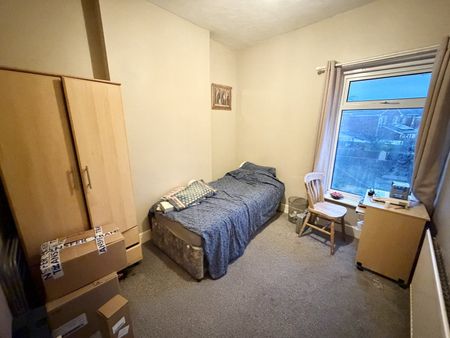 Malmesbury Park Road, Bournemouth, - Photo 3