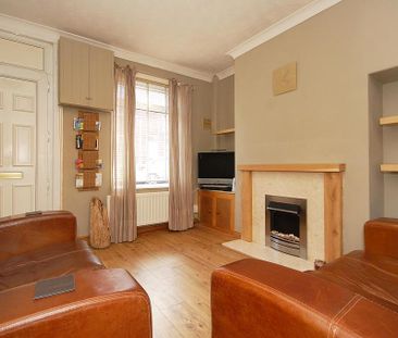 2 bedroom terraced house to rent - Photo 4