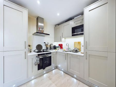 2 bedroom apartment to rent - Photo 4