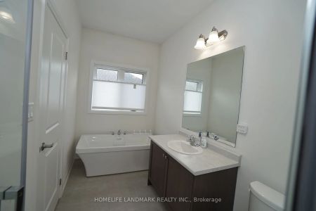 Condo Townhouse For Lease | N9246880 - Photo 3
