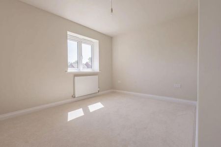 3 bedroom detached house to rent - Photo 4