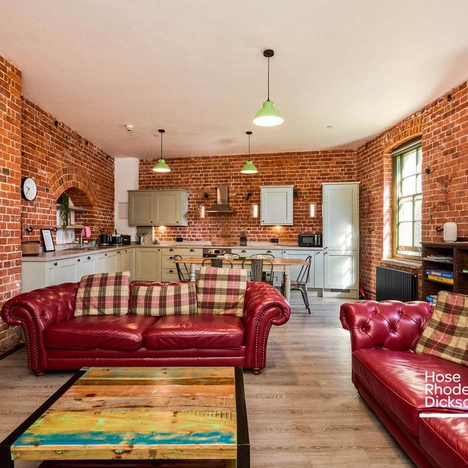 3 bedroom flat to rent - Photo 1