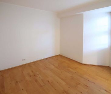 1 BEDROOM WITH PARKING IN GREAT LOCATION - Photo 3