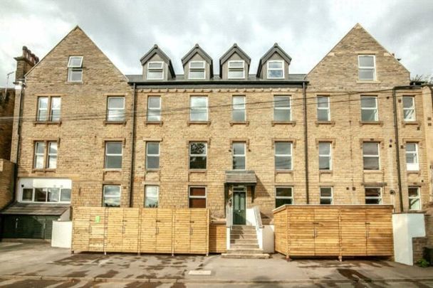 Bankfield Road, Huddersfield, HD1 - Photo 1