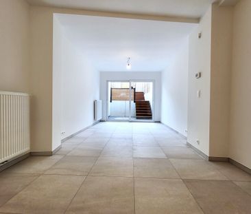 Deze volledig gerenoveerde woning (2025) biedt modern wooncomfort o... - Photo 4
