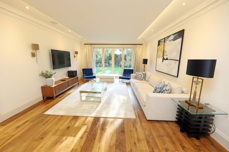 Chesham Close Mill Hill NW7 - Photo 2