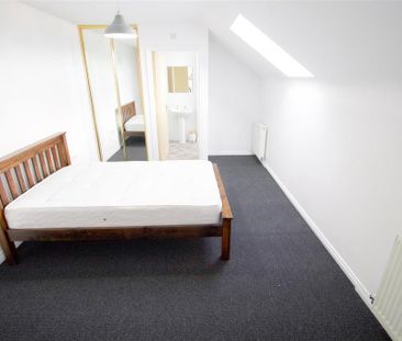 2 bedroom apartment to rent - Photo 6