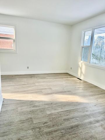 For Lease - 658 Coronation Avenue, Alta Vista and Area, Ontario - Photo 4
