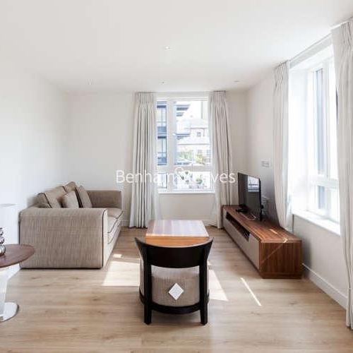 Kew Bridge West, Brentford, TW8 - Photo 1