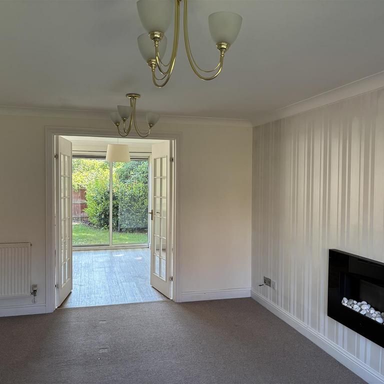 4 bedroom detached house to rent - Photo 1