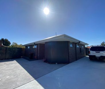 Modern 2 bedroom unit - Photo 6