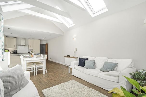 3 bedroom maisonette to rent - Photo 1