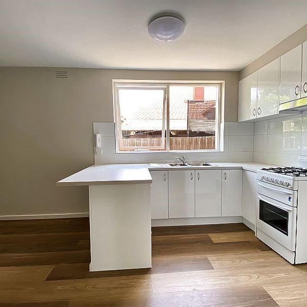 2/4 Narong Road, Caulfield North VIC 3161 - Apartment For Rent | Domain - Photo 1