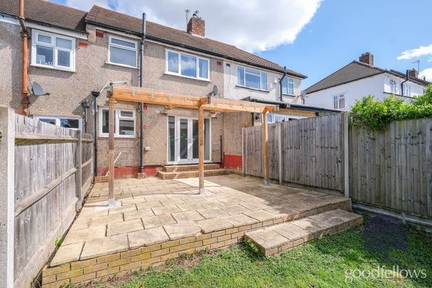 Lynmouth Avenue, Morden, SM4 - Photo 1