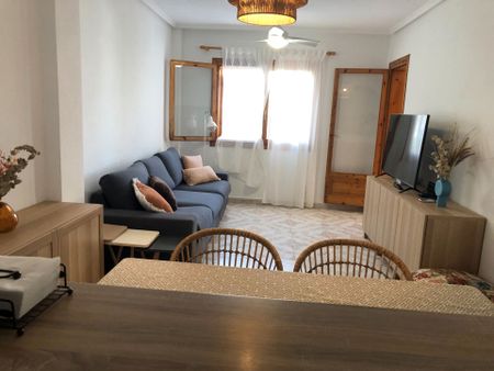 Apartamento de alquiler en Calle Málaga, Calas Santiago Bernabéu - Photo 5
