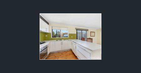 Charming Family Home in a Tranquil Neighbourhood 🏡✨ - Photo 5