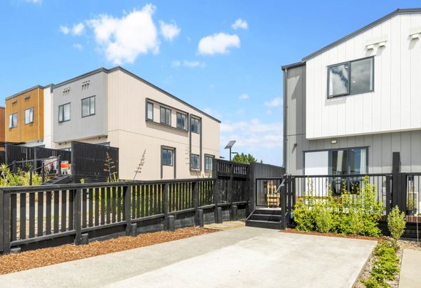 Modern Three- bedroom Totara Park home! - Photo 1