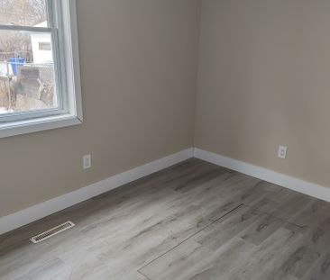 1250 McTavish - The Holy Trinity - Photo 5