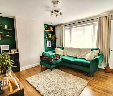3 bedroom semi-detached house to rent - Photo 3