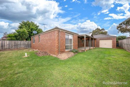 10 Isabella Street, Sunbury, VIC 3429 - Photo 5